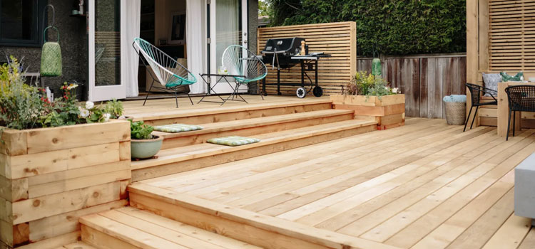 Cedar Decking in Castaic, CA