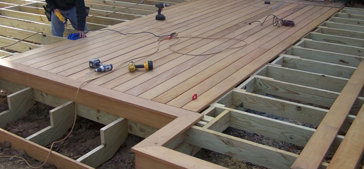 Wood Deck Builders in Castaic, CA